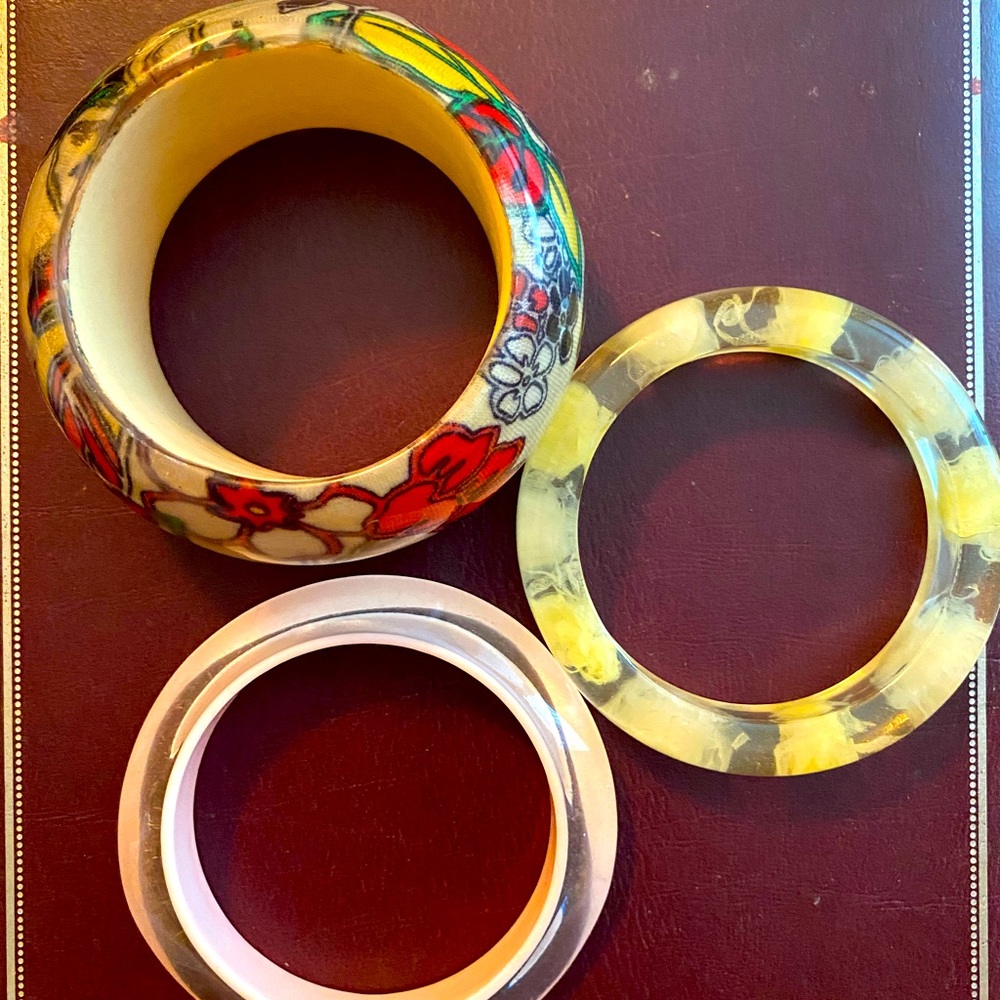Vintage Resin Set of 3 Bangles